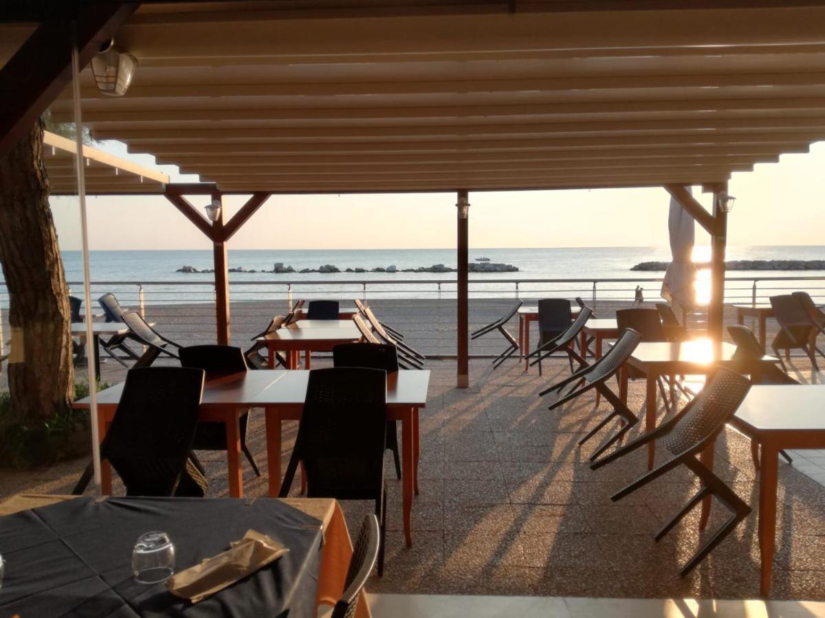 Camping La Pineta Porto Recanati Buitenkant foto