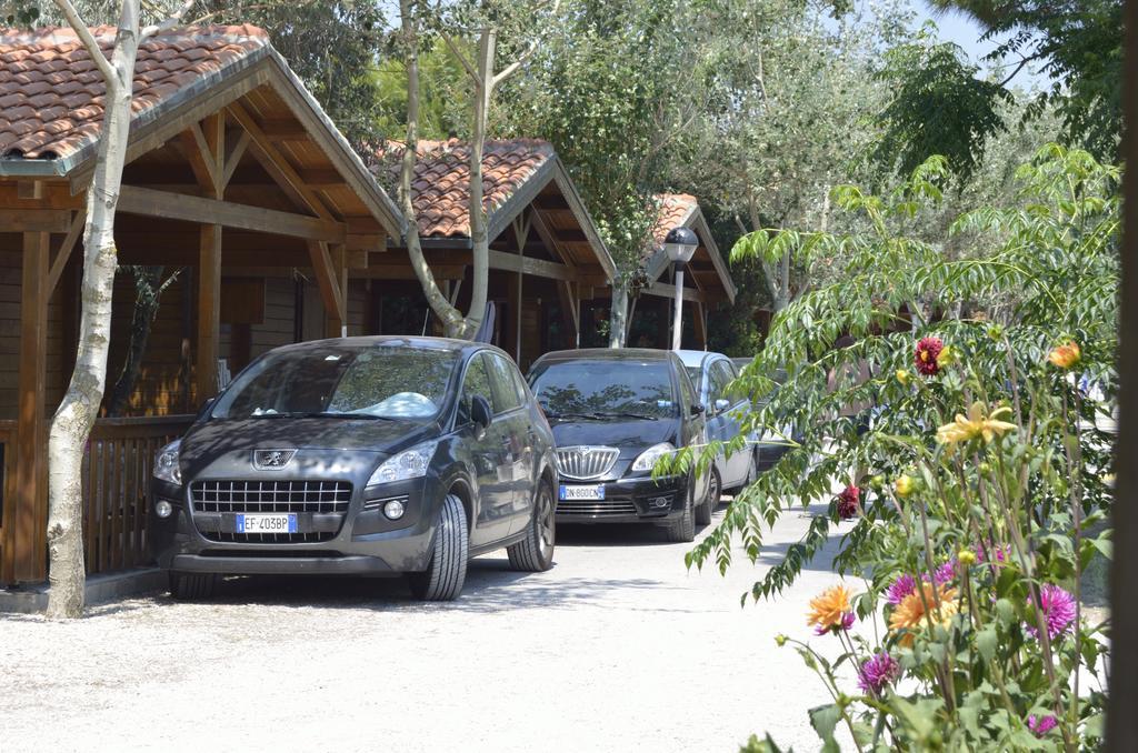 Camping La Pineta Porto Recanati Buitenkant foto