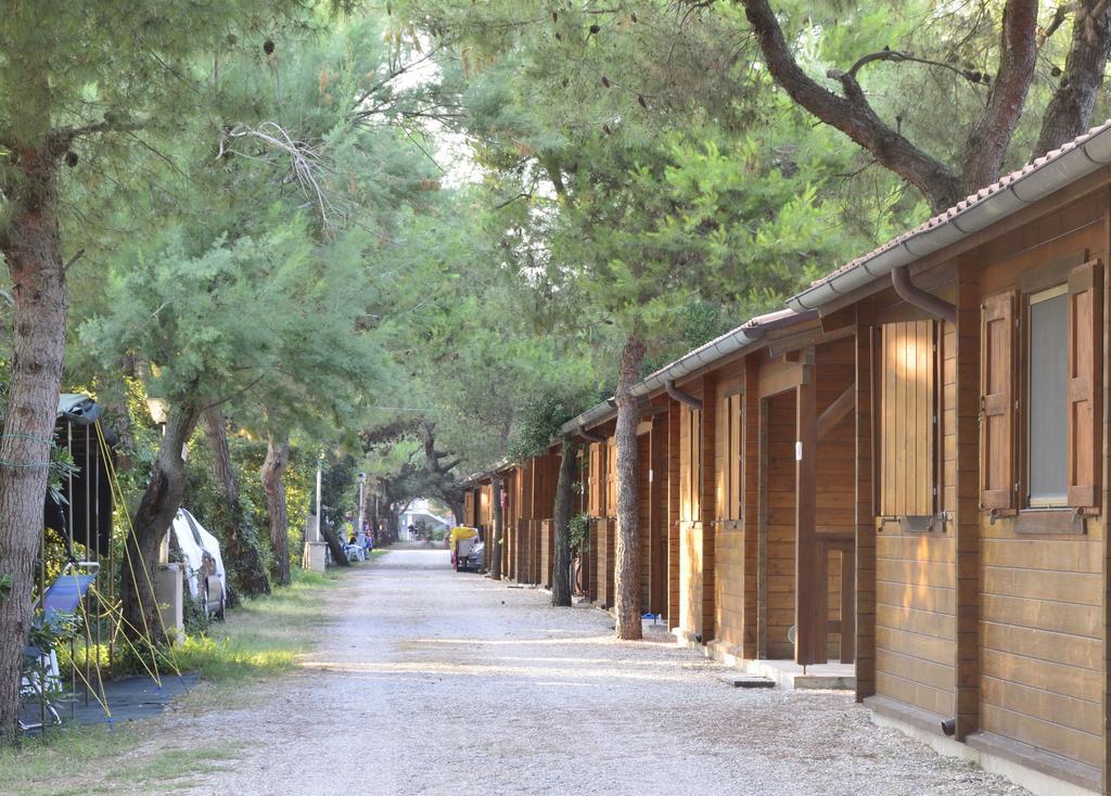 Camping La Pineta Porto Recanati Buitenkant foto