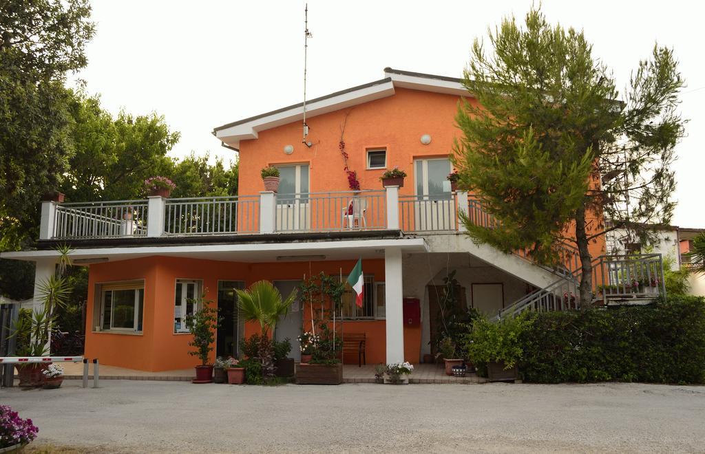 Camping La Pineta Porto Recanati Buitenkant foto