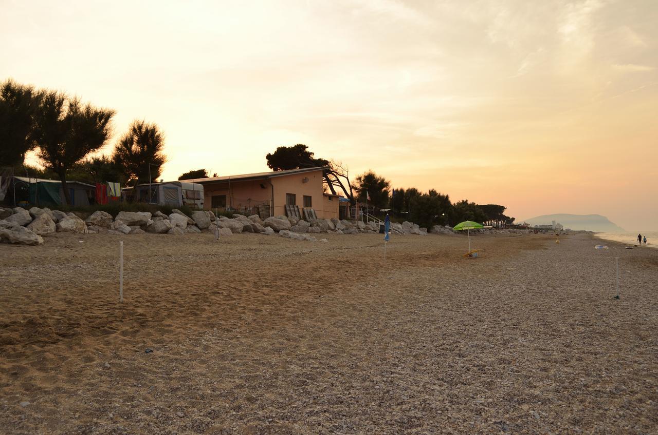 Camping La Pineta Porto Recanati Buitenkant foto